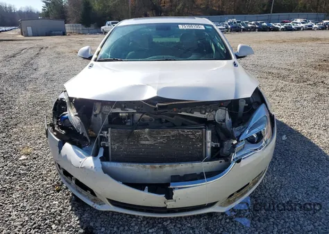 2017 Buick Regal Sport Touring z USA, uszkodzony, nr VIN 2G4GL5EX8H9152923